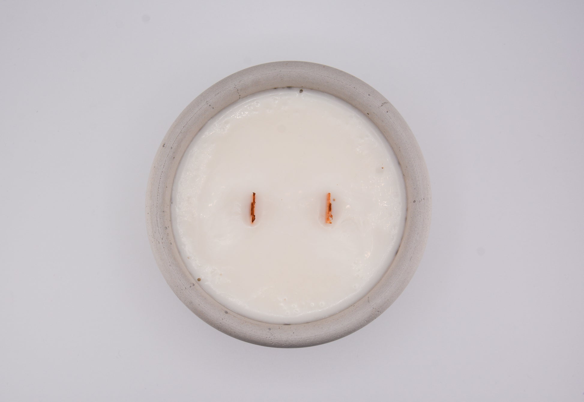 2 wick large concrete vessel candle